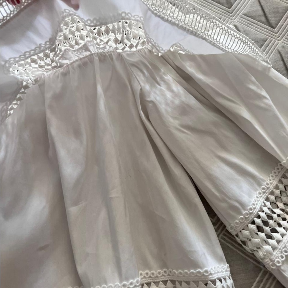 Bebe White ruffled Boho Detailed long sleeved cropped Blouse size M - Picture 9 of 13